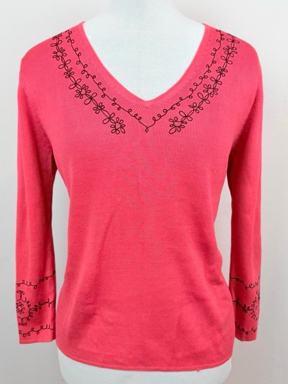 Pink Embroidered V-Neck Sweater Women's Medium 3/4 Sleeve Boho - Picture 1 of 6